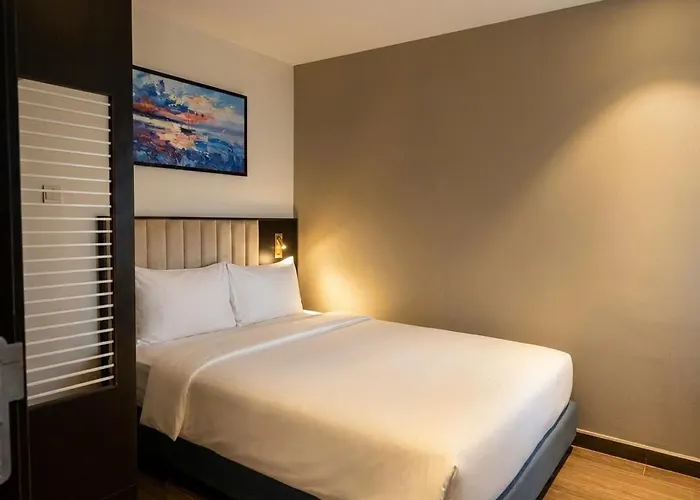 Sapphire Aurora Ha Long